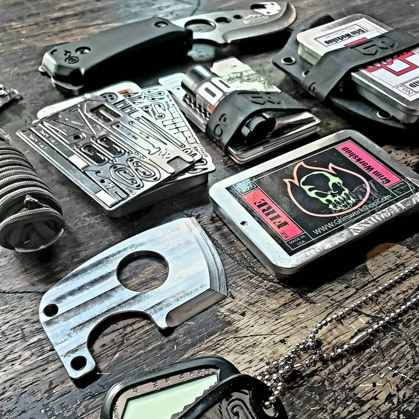 Axe Card With Removable Handle: EDC Survival Axe