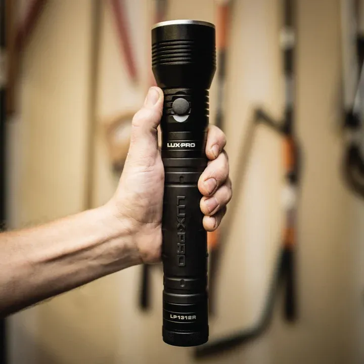 High Output 1200 Lumen LED Flashlight