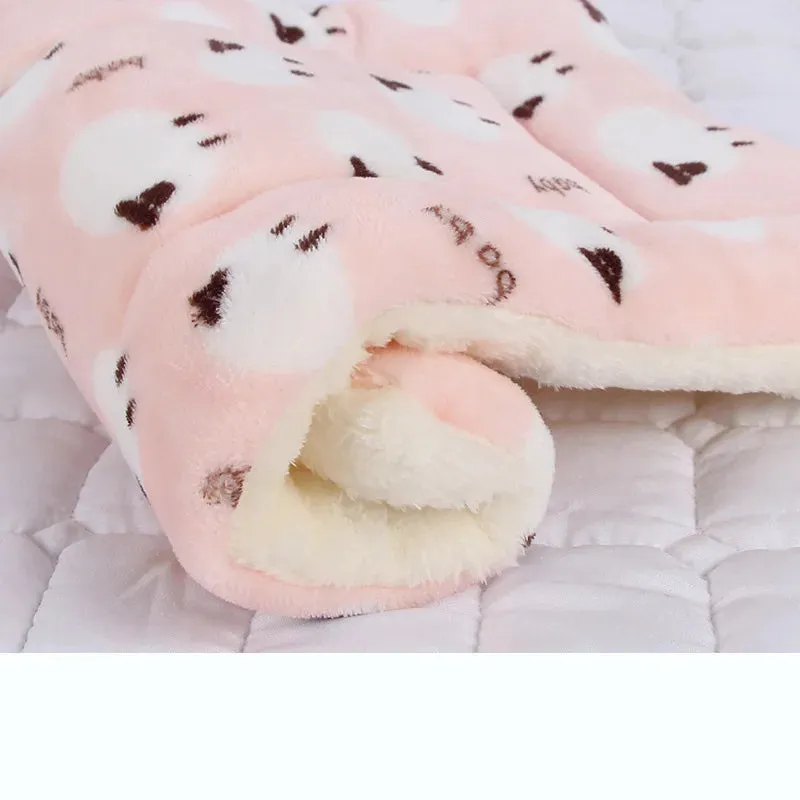 Snuggle Haven: Flannel Thickened Dog Bed Mat for Winter Warmth - Perfect Pet Sleeping Mat for Dogs and Cats of All Sizes! Get Your Cozy Pet Blanket Now!