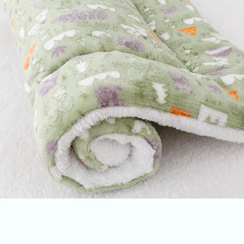 Snuggle Haven: Flannel Thickened Dog Bed Mat for Winter Warmth - Perfect Pet Sleeping Mat for Dogs and Cats of All Sizes! Get Your Cozy Pet Blanket Now!