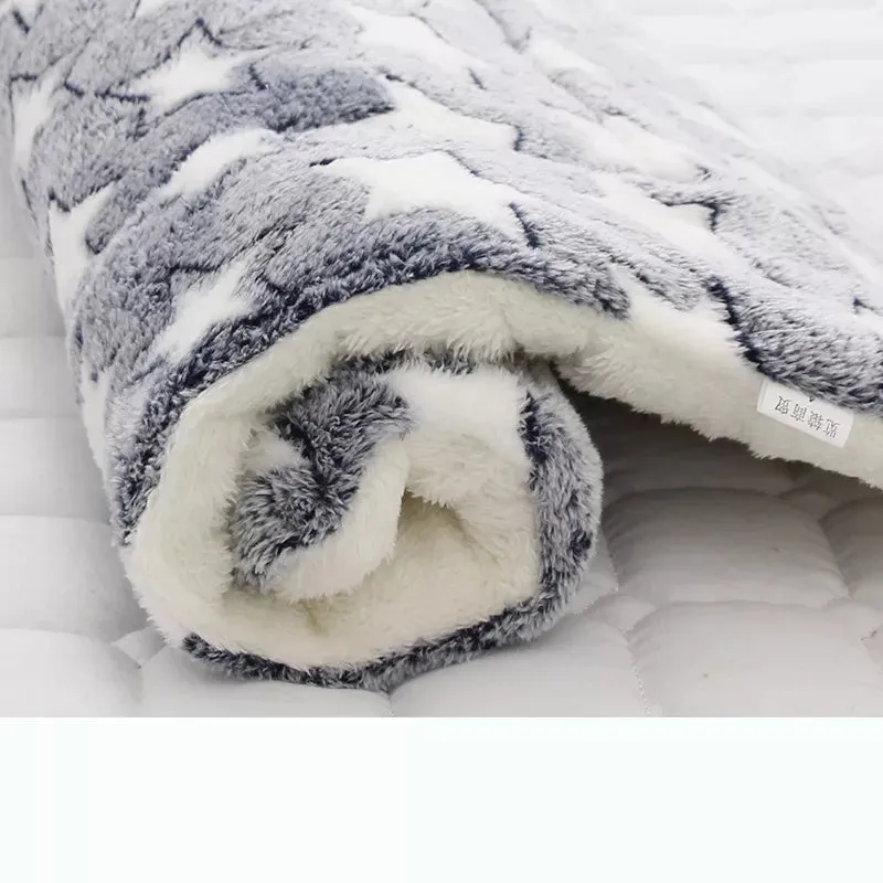 Snuggle Haven: Flannel Thickened Dog Bed Mat for Winter Warmth - Perfect Pet Sleeping Mat for Dogs and Cats of All Sizes! Get Your Cozy Pet Blanket Now!