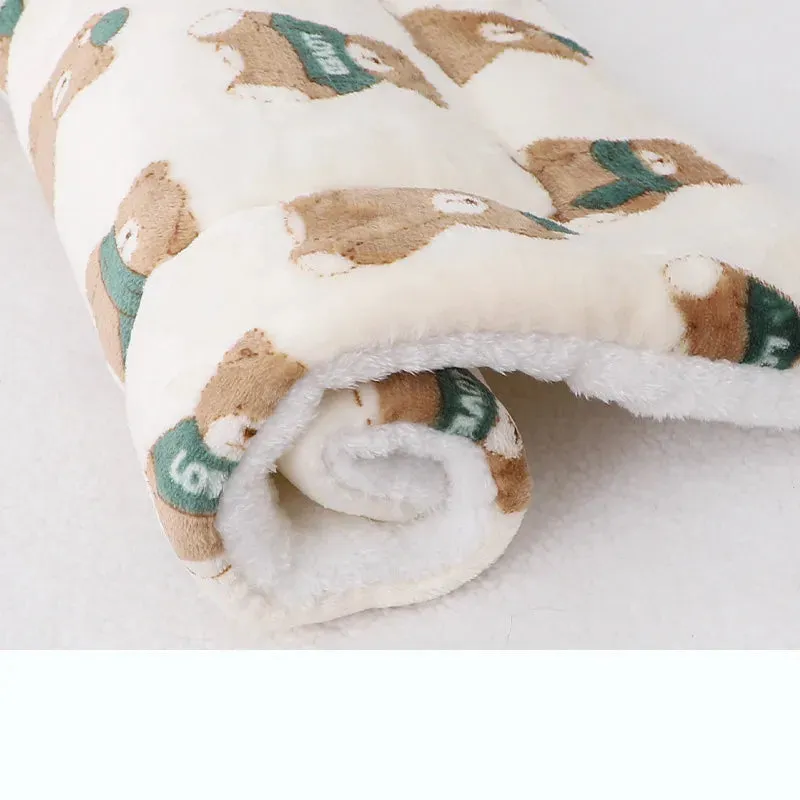 Snuggle Haven: Flannel Thickened Dog Bed Mat for Winter Warmth - Perfect Pet Sleeping Mat for Dogs and Cats of All Sizes! Get Your Cozy Pet Blanket Now!