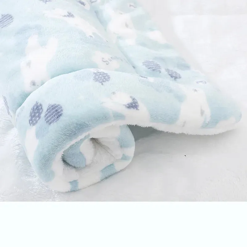 Snuggle Haven: Flannel Thickened Dog Bed Mat for Winter Warmth - Perfect Pet Sleeping Mat for Dogs and Cats of All Sizes! Get Your Cozy Pet Blanket Now!